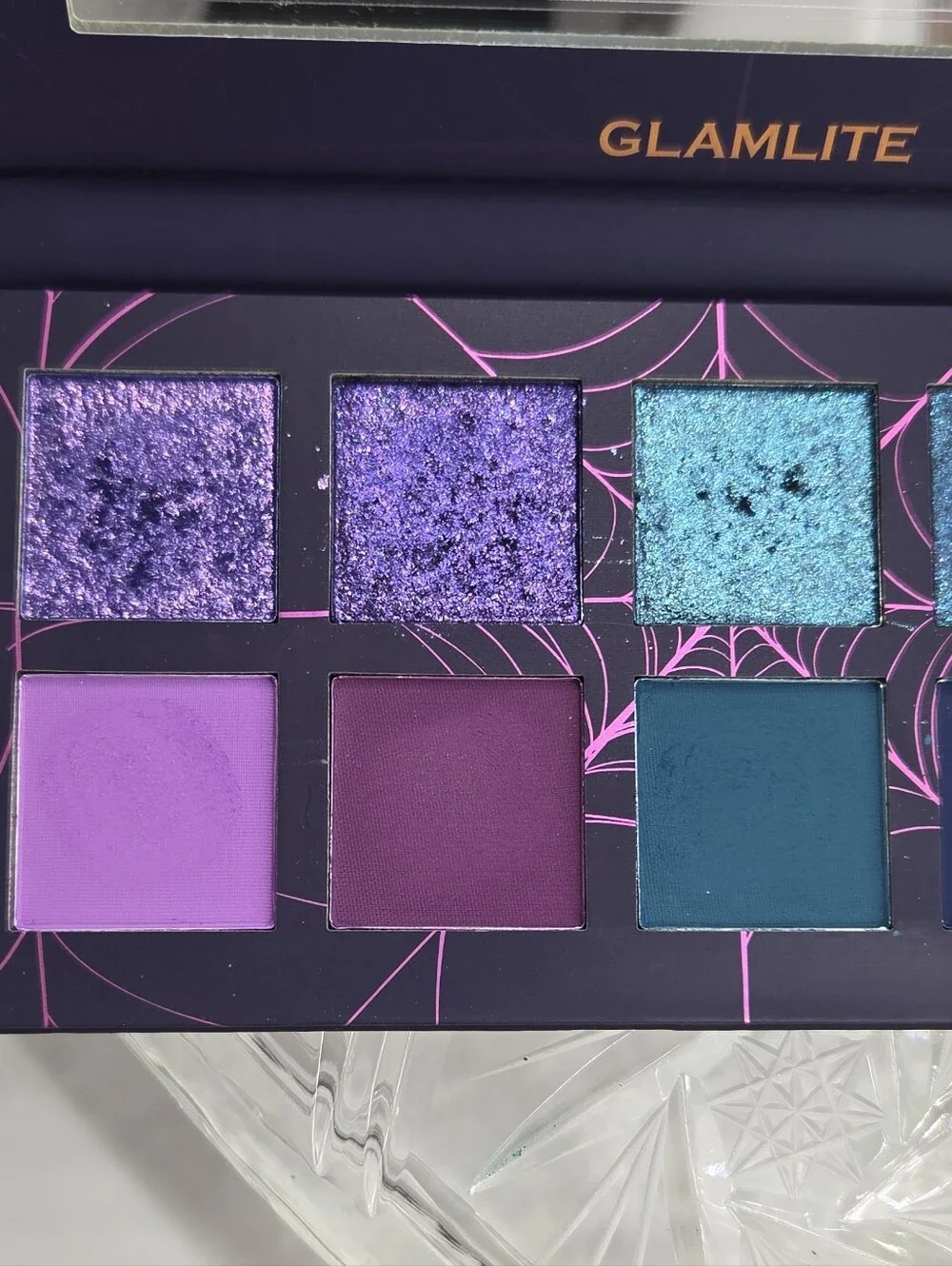 GLAMLITE X SCOOBY-DOO CREEPS AND CRAWLS 10 SHADE EYESHADOW PALETTE